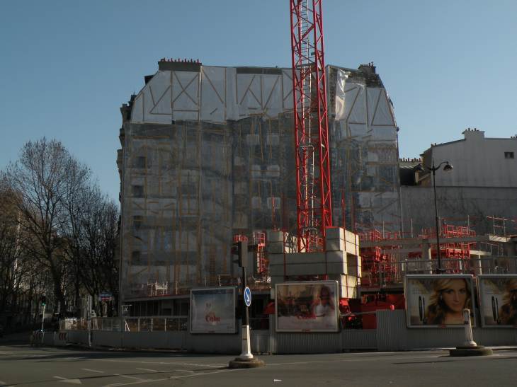  immeuble empaqueté, rue du Cardinal Lemoine